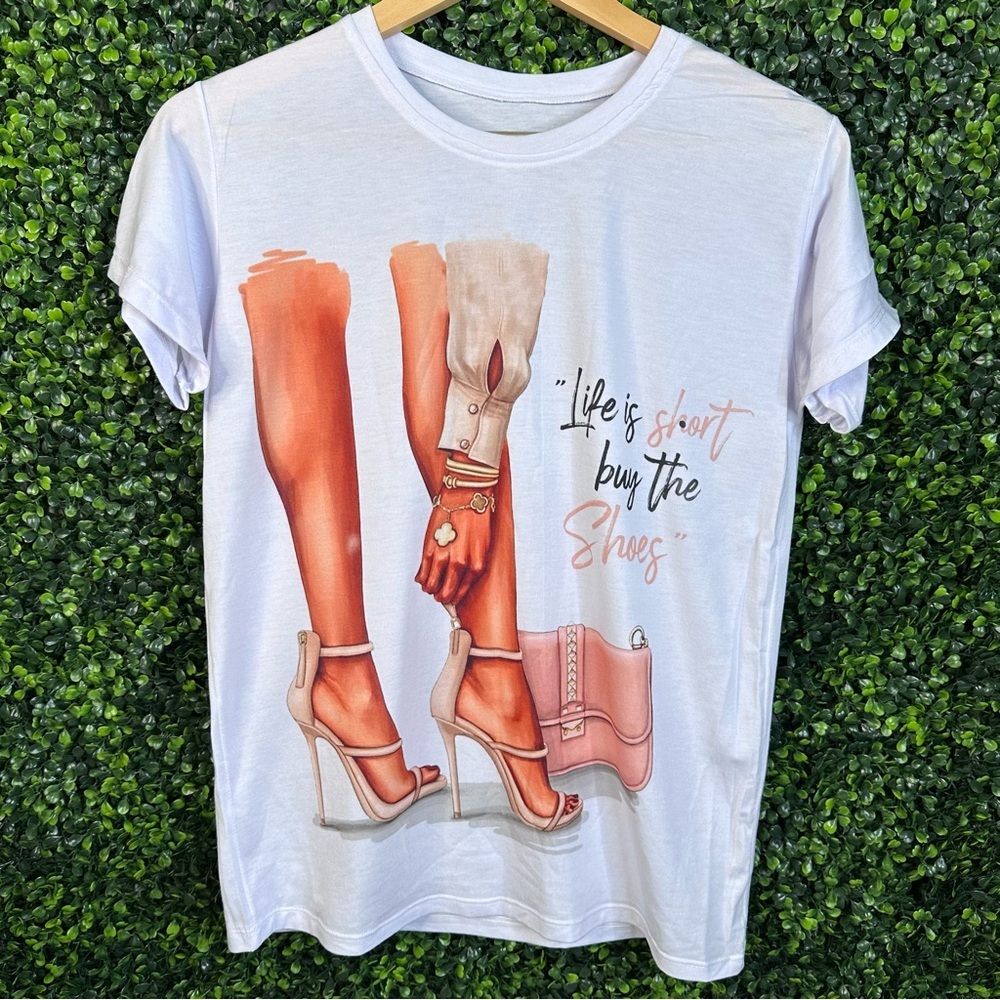 One size fashion graphic white short sleeve tee shirt nwt‎